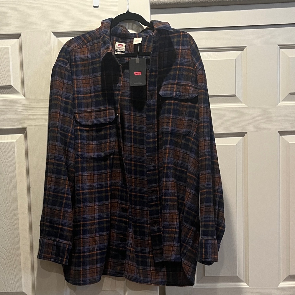 Mens Levi’s flannel XL NWT